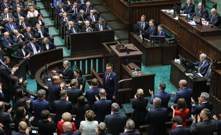 Marszałek Sejmu Szymon Hołownia na sali sejmowej w Warszawie podczas posiedzenia inaugurującego X ka