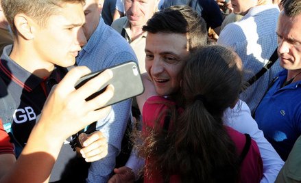 Wołodymyr Zełenski potrafi na spotkaniach stanąć po stronie zwykłych obywateli