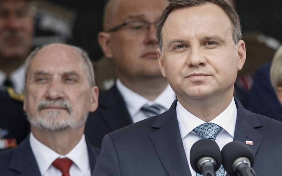 Prezydent: Nie ja wywołałem konflikt z MON