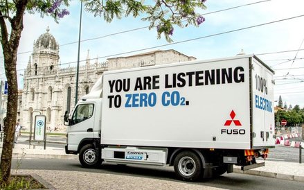 Mała ciężarówka Fuso, produkt grupy Daimler to rozwiązanie dla dostaw w centrach miast.