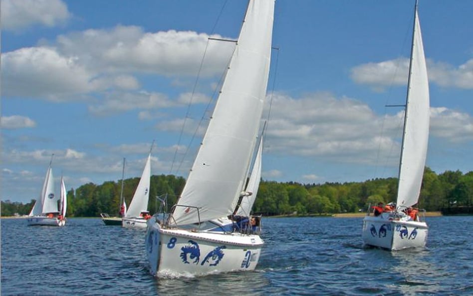 VI Puchar Polski Żeglarzy Niepełnosprawnych. Giżycko, ośrodek sportów wodnych, maj 2009 r.