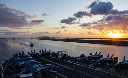 USA wysyłają Patrioty i USS Arlington na Bliski Wschód