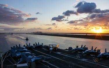 USA wysyłają Patrioty i USS Arlington na Bliski Wschód