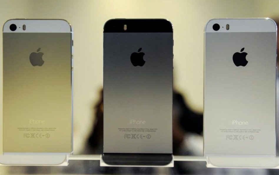 Trump grozi cłami na produkty Apple'a z Chin