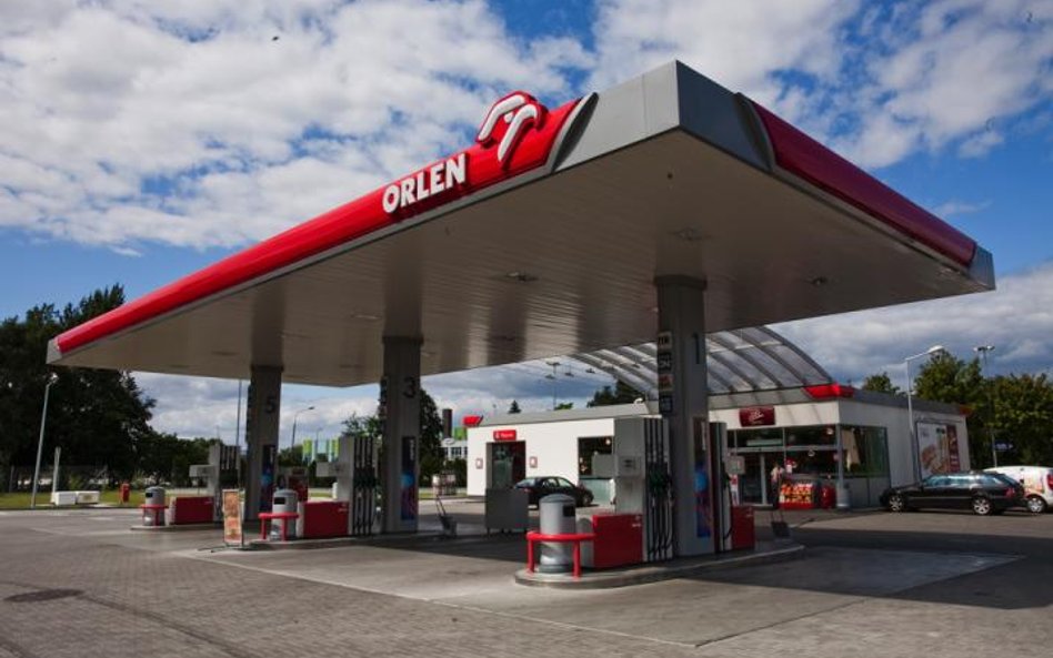 PKN Orlen inwestuje w sprzedaż paliw