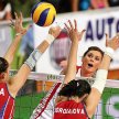 Katarzyna Skowrońska- -Dolata atakuje w meczu z Rosją, ostatnim sprawdzianie reprezentacji siatkarek