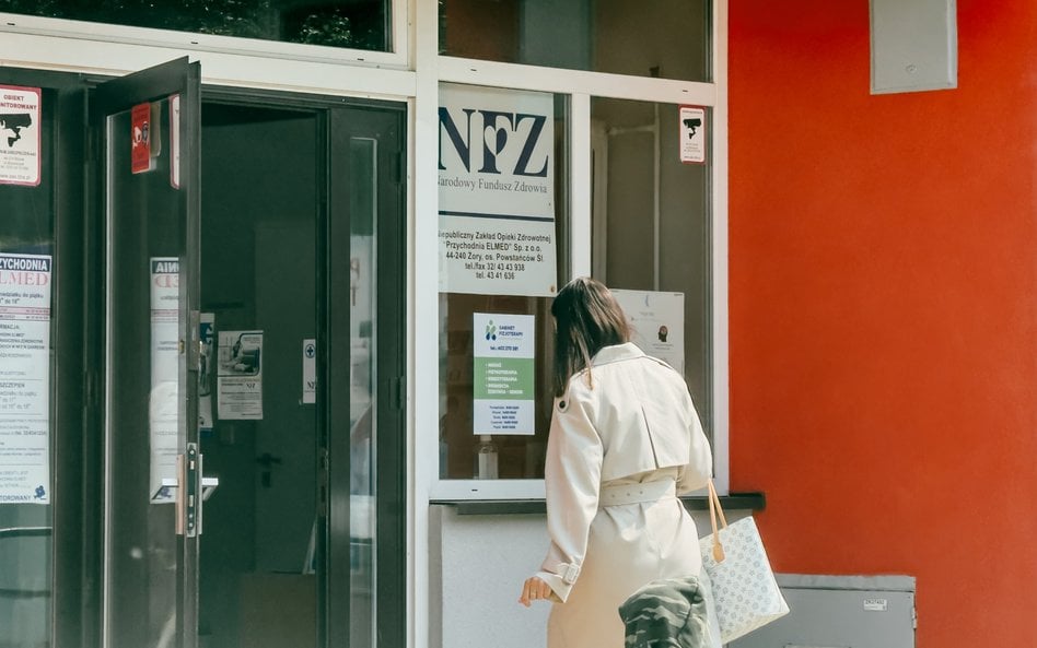 Od 5 marca uchodźcy z Ukrainy mogą korzystać ze wszystkich świadczeń opieki zdrowotnej w Polsce, jed