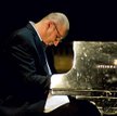 Włodkowi Pawlikowi towarzyszyć będą perkusista Cezary Konrad, basista Paweł Pańta oraz amerykański t