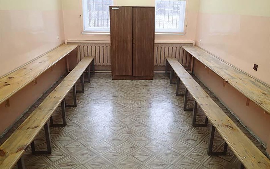 Jadalnia dla nieletnich w Policyjnej Izbie Dziecka w Olsztynie