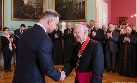 Abp. Jędraszewski z Krzyżem Komandorskim Orderu Odrodzenia Polski