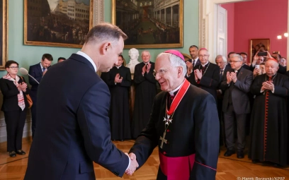 Abp. Jędraszewski z Krzyżem Komandorskim Orderu Odrodzenia Polski