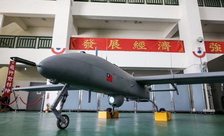 Tajwański dron prezentowany w instytucie nauki i technologii w Taichung