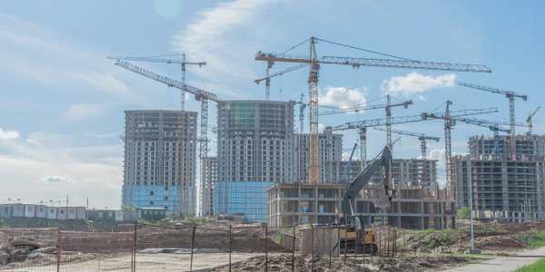 Mniej mieszkań w zasięgu przeciętnie zarabiających klientów