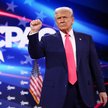 Prezydent USA Donald Trump po przemówieniu na dorocznej Konferencji Konserwatywnej Akcji Politycznej