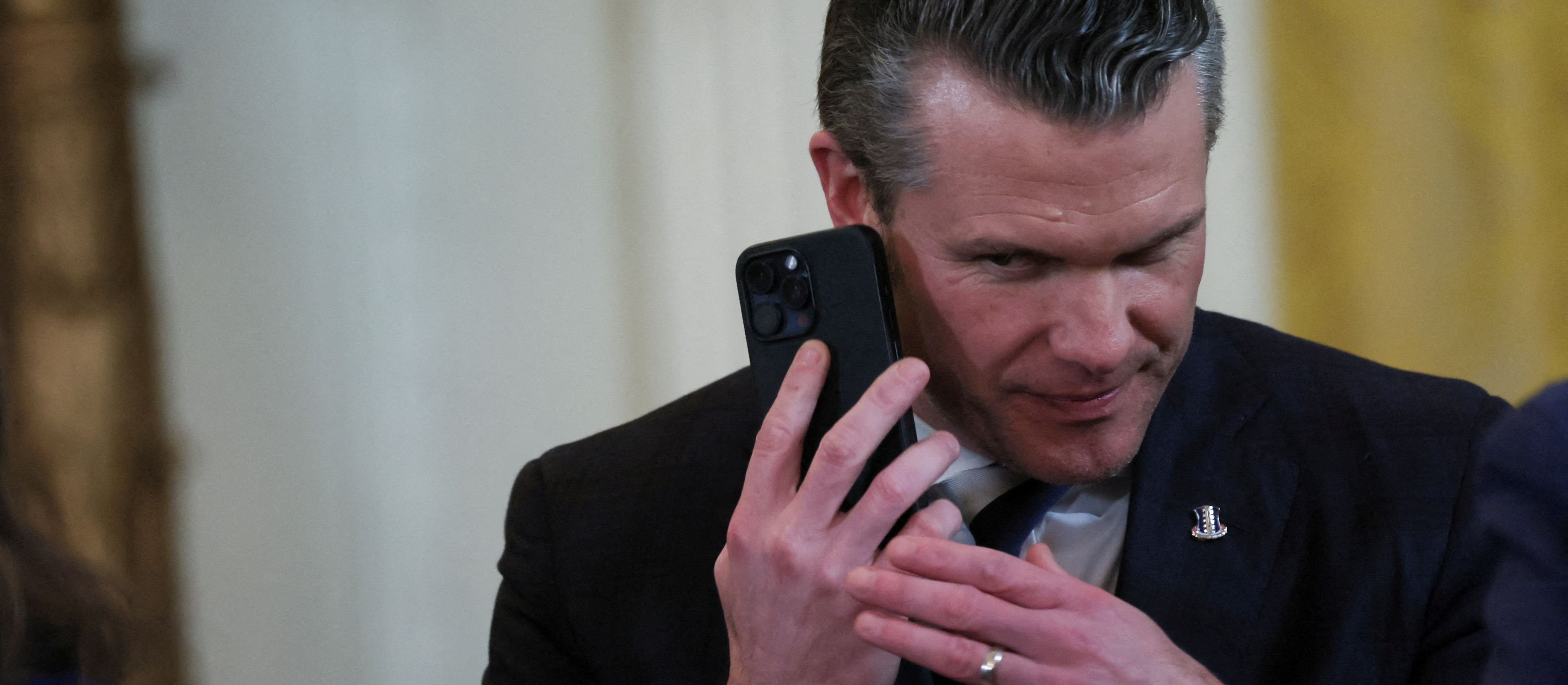 Jak wyglądał atak USA na rozbitków? „Dwie półnagie osoby dryfujące w wodzie”