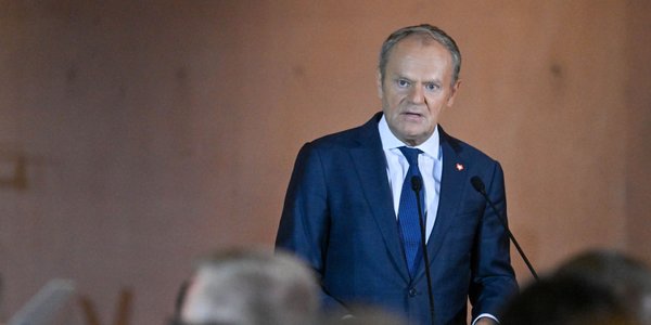 „Zastrzyk pomysłów dla polskiej armii”. Donald Tusk o nowych umowach w ramach programu PERUN