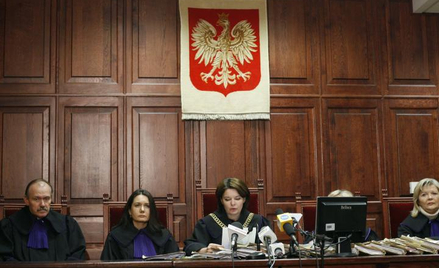 Czy dyscyplinarne przeniesienie sędziego jest zgodne z konstytucją