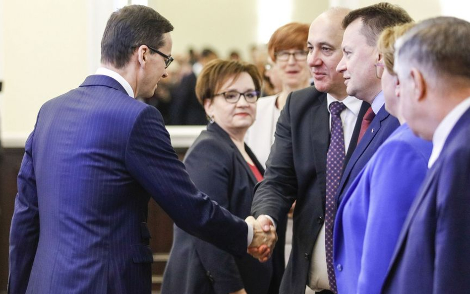 Sondaż: Kto powinien odejść z rządu