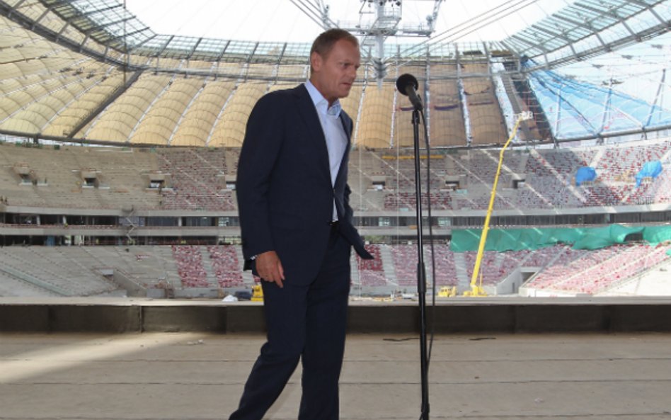 Stadion Narodowy wyborczą kiełbasą PO?