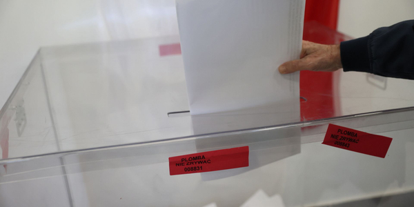 Wybory samorządowe 2024. Prezydent Torunia przegrał w I turze, ale jeszcze powalczy