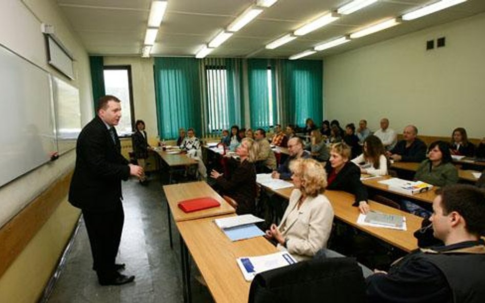 Nowe wymogi programu dla studiów z wyceny nieruchomości.