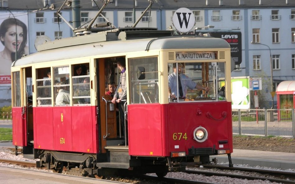 W lany poniedziałek na tory wyjadą m.in. wagony sterowane korbą