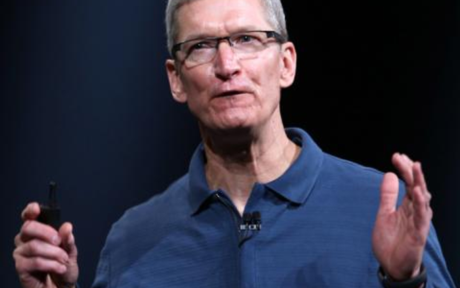 Tim Cook rozdaje majątek