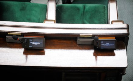 Urządzenia do głosownia na sali Sejmu