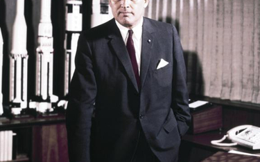 Wernher von Braun podczas II wojny światowej współtworzył pociski V-2, po wojnie zaś uczestniczył w 