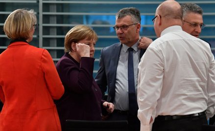 Kanclerz Angela Merkel szykuje fundusz pomocy dla niemieckich firm wart 500 mld. euro