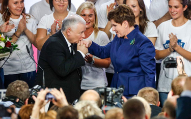 Jeszcze podczas wieczoru wyborczego Beata Szydło i Jarosław Kaczyński demonstrowali zgodną współprac