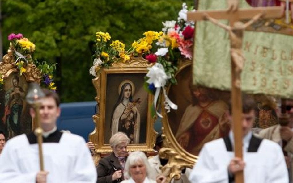 Procesje Bożego Ciała odbywać się będą w całej Warszawie