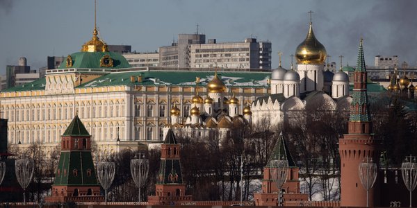 Zakupy droższe niż w UE? Rosjanie płacą za żywność coraz więcej, zarabiają mniej