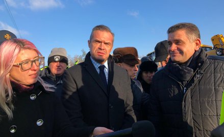 Sławomir Nowak (w środku) Jako szef Ukrawtodoru miał żądać i przyjmować łapówki w łącznej kwocie pon