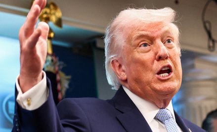 Trump gardzi dziennikarzami. I kompletnie – w swoim przekonaniu – ich nie potrzebuje. Bo cały świat 