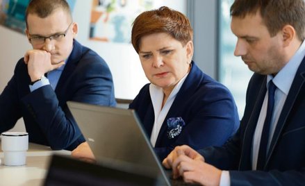Pomoc dla frankowiczów, TK, uchodźcy, Puszcza Białowieska – internauci zadali premier Szydło kilkadz
