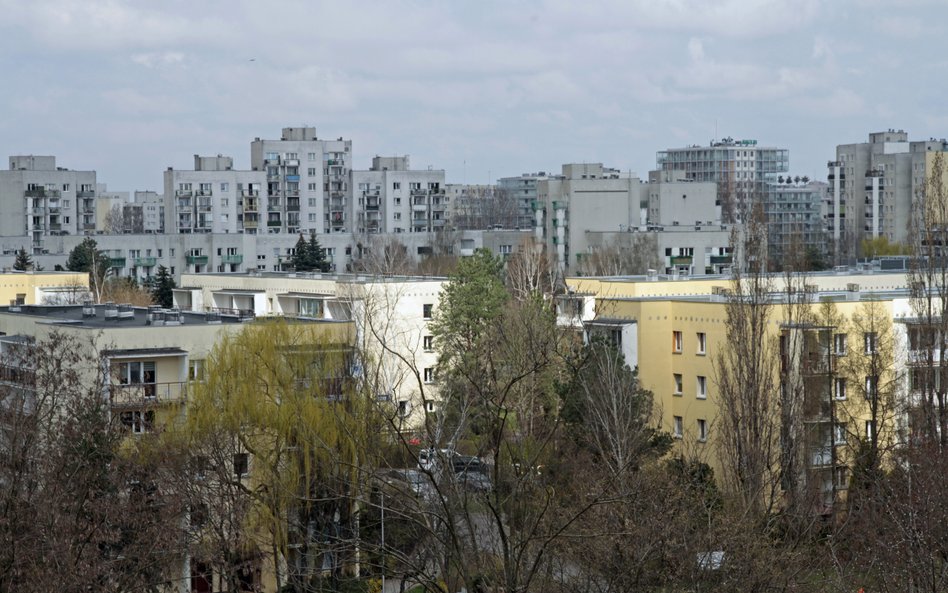 Eksperci spodziewają się dalszego hamowania sprzedaży lokali