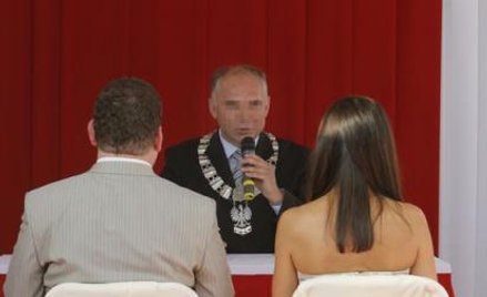 Kierownicy bez konkursu – ale śluby ważne