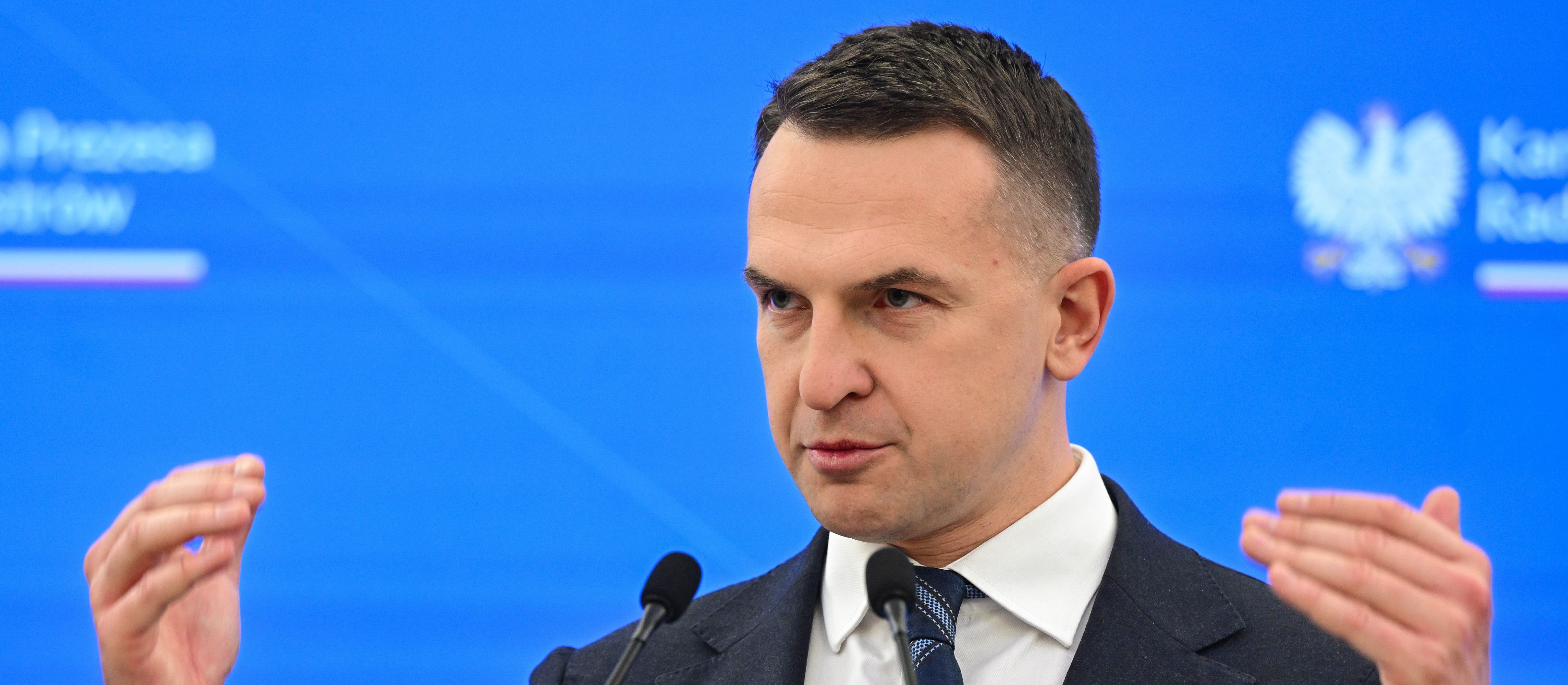 Premier Donald Tusk pokazuje zdjęcie z benzyną za 5,18 zł. Rzecznik: Ja tankowałem za 5,24 zł