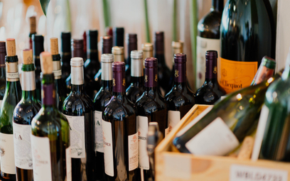 Eksperci szacują, że nawet jedna czwarta win sprzedawanych na świecie może zawierać produkt inny niż