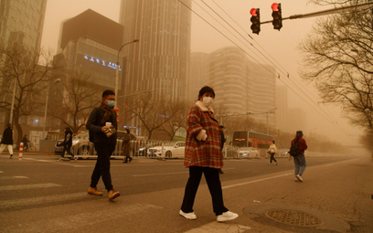 Lasy, stal, smog: jak powstają burze piaskowe w Chinach?