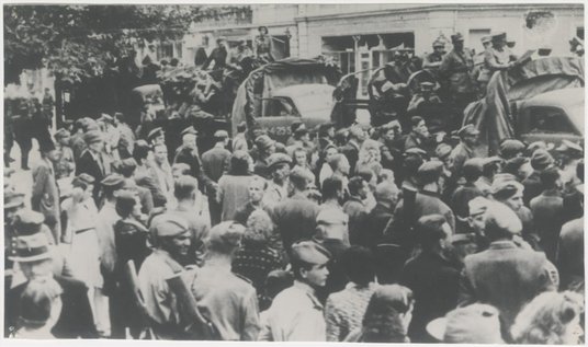 Publiczne odczytywanie manifestu PKWN w Lublinie