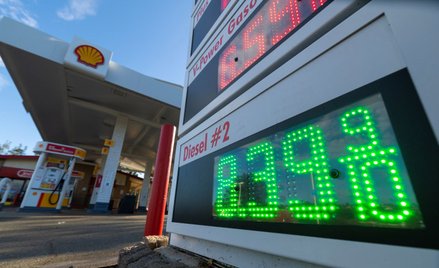 Po ataku USA i Izraela na Iran wzrosły ceny paliw. Stany Zjednoczone poniosły dodatkowe koszty w wys