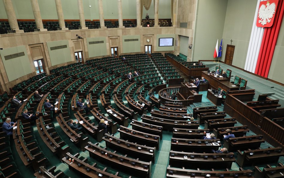 Rolnikom ma się poprawić, tańsze paliwo i świadczenie za bankructwo kupca