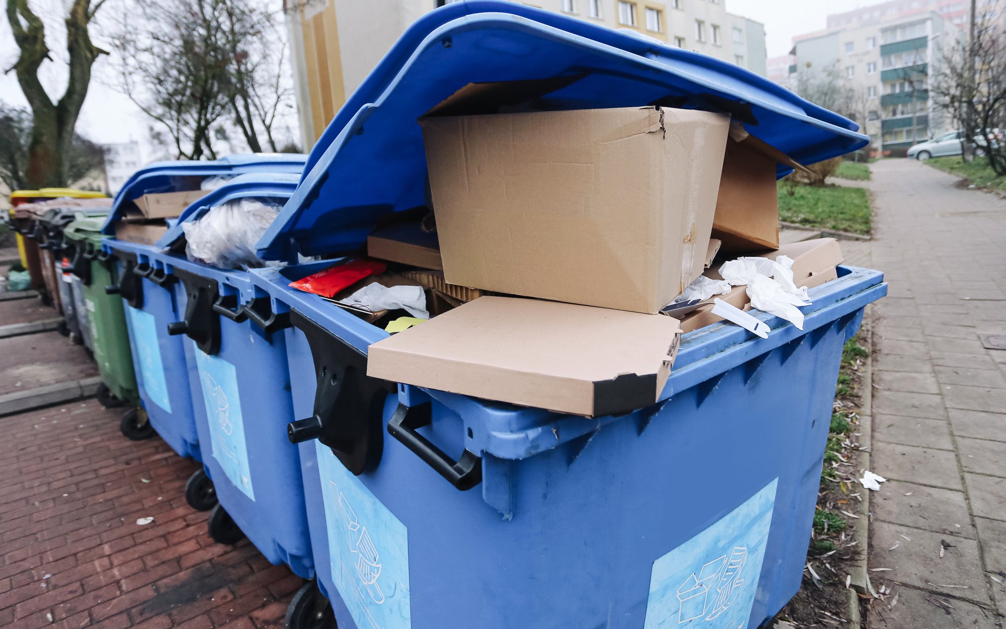 Opłaty za śmieci z nieruchomości mieszanych – czy zależą od zużycia wody?