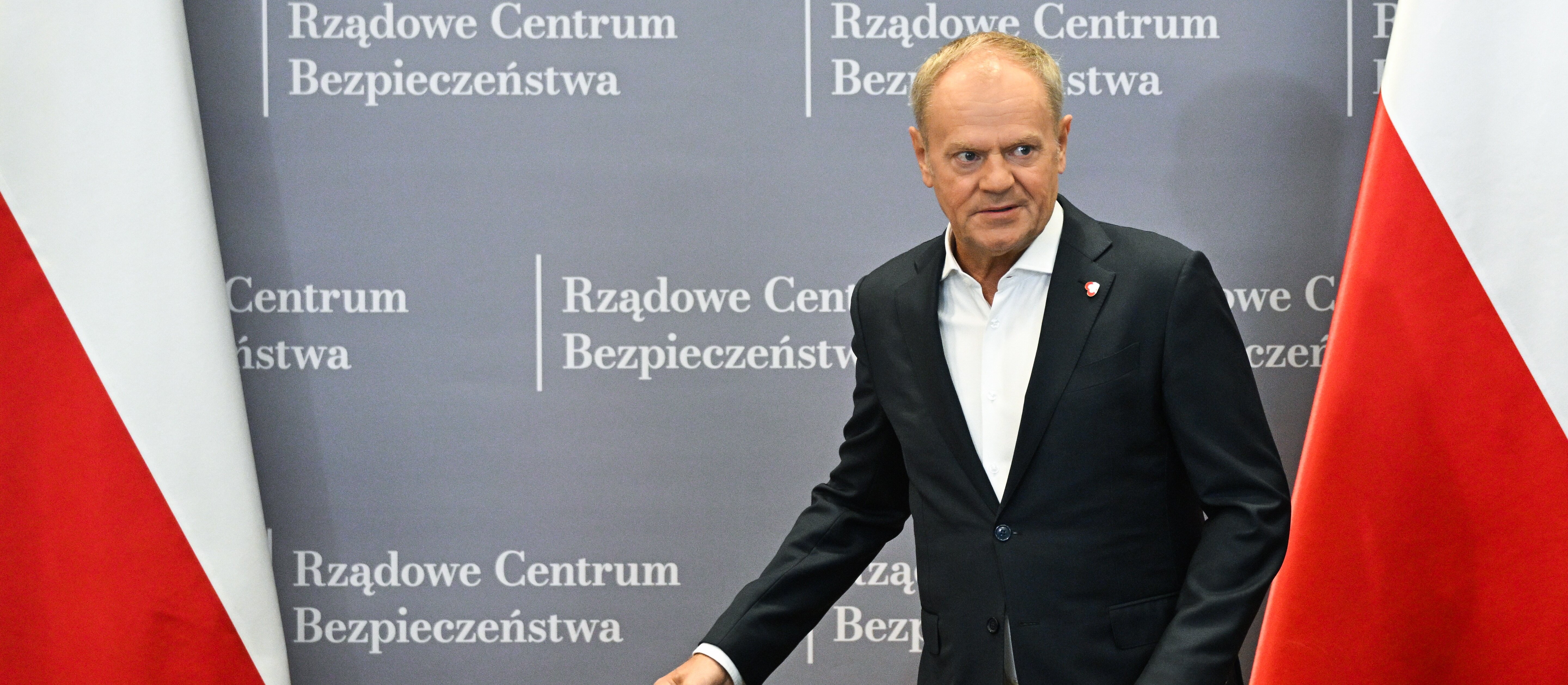 Fałszywy alarm u rodziny Nawrockiego. Premier zapowiada pilne działania