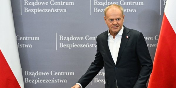 Fałszywy alarm u rodziny Nawrockiego. Premier zapowiada pilne działania