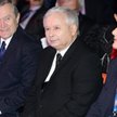Jarosław Kaczyński odebrał nagrodę Człowiek Roku. W środę program gospodarczy PiS przedstawiła Beata