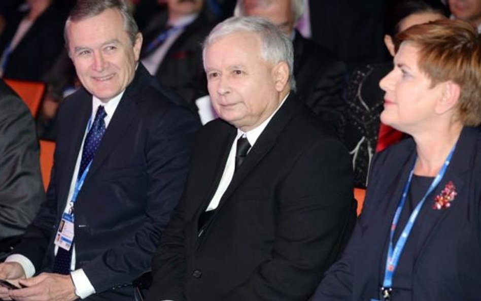 Jarosław Kaczyński odebrał nagrodę Człowiek Roku. W środę program gospodarczy PiS przedstawiła Beata