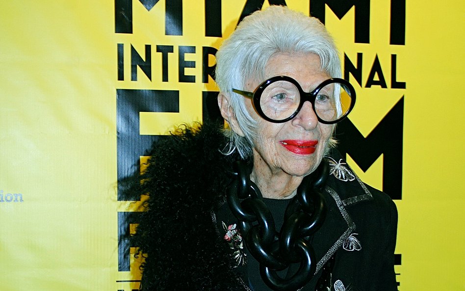 Iris Apfel, stuletnia amerykańska bizneswoman i jednocześnie ikona mody w USA.